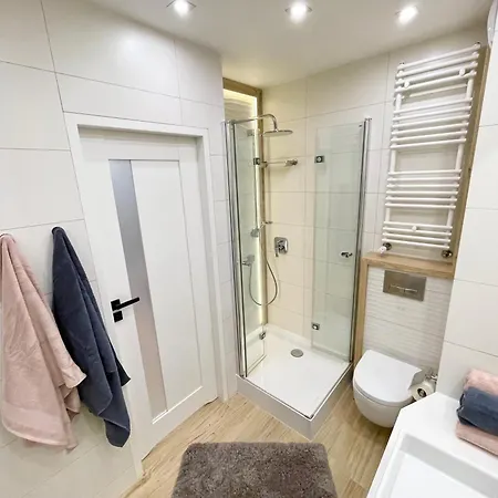 Comfortable Apart, Old Town, Free Parking, Hanging Bed, Wi-fi, Lift, Aircon,self Check-in 24h, Stare Miasto, Winda, Nowy Budynek, Garaz 0 Zl, Klima * Breslavia