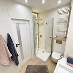 Comfortable Apart, Old Town, Free Parking, Hanging Bed, Wi-fi, Lift, Aircon,self Check-in 24h, Stare Miasto, Winda, Nowy Budynek, Garaz 0 Zl, Klima * Wroclaw