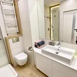 Comfortable Apart, Old Town, Free Parking, Hanging Bed, Wi-fi, Lift, Aircon,self Check-in 24h, Stare Miasto, Winda, Nowy Budynek, Garaz 0 Zl, Klima Wroclaw
