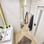 Comfortable Apart, Old Town, Free Parking, Hanging Bed, Wi-fi, Lift, Aircon,self Check-in 24h, Stare Miasto, Winda, Nowy Budynek, Garaz 0 Zl, Klima Daire