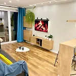 Comfortable Apart, Old Town, Free Parking, Hanging Bed, Wi-fi, Lift, Aircon,self Check-in 24h, Stare Miasto, Winda, Nowy Budynek, Garaz 0 Zl, Klima * 弗罗茨瓦夫